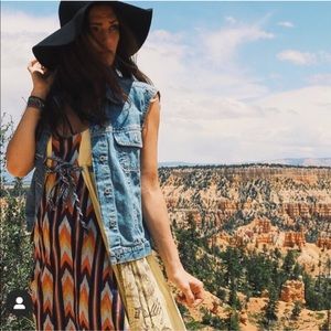 KIMCHI & BLUE Long Yellow Flowing Dress w Pattern Print